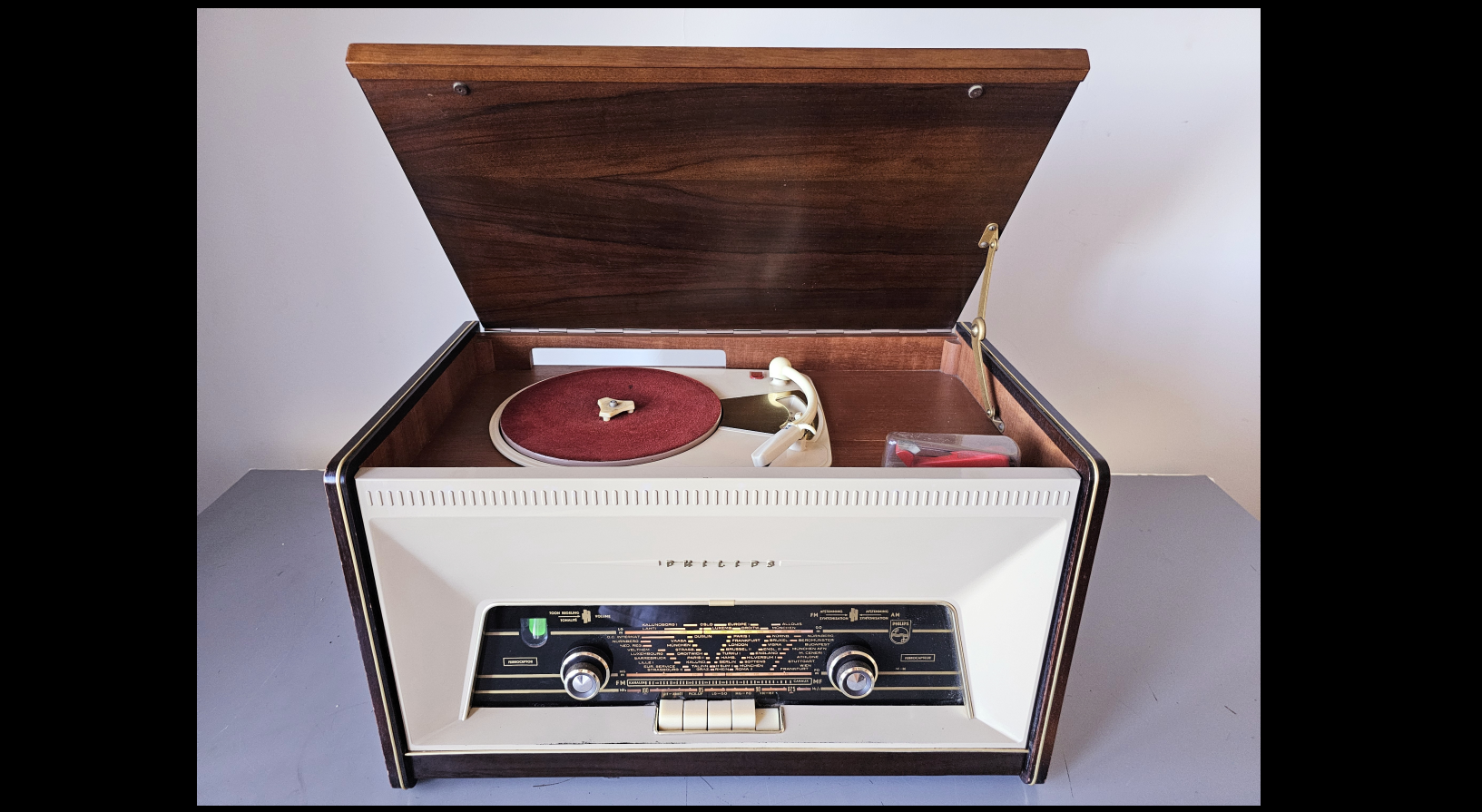 Unknown RADIO WITH PHONO: PHILIPS H4X73A